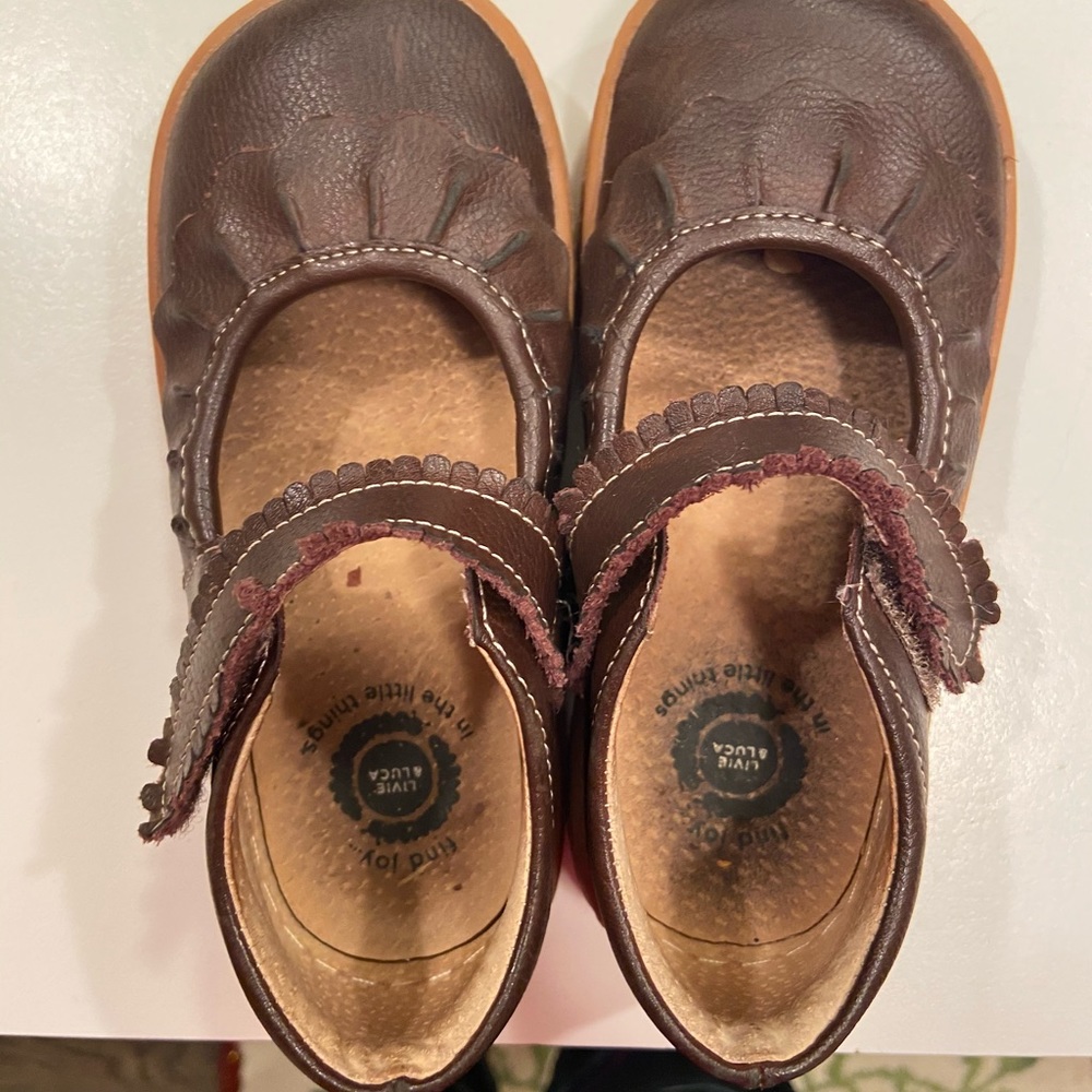 Size 10 GUC. Still have life. Would be great for school or daycare. $25 obo